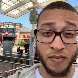 Meet your Posher, Brandon